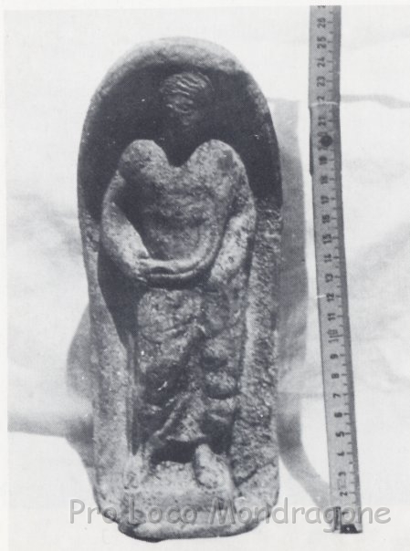 Statuetta fittile femminile.jpg